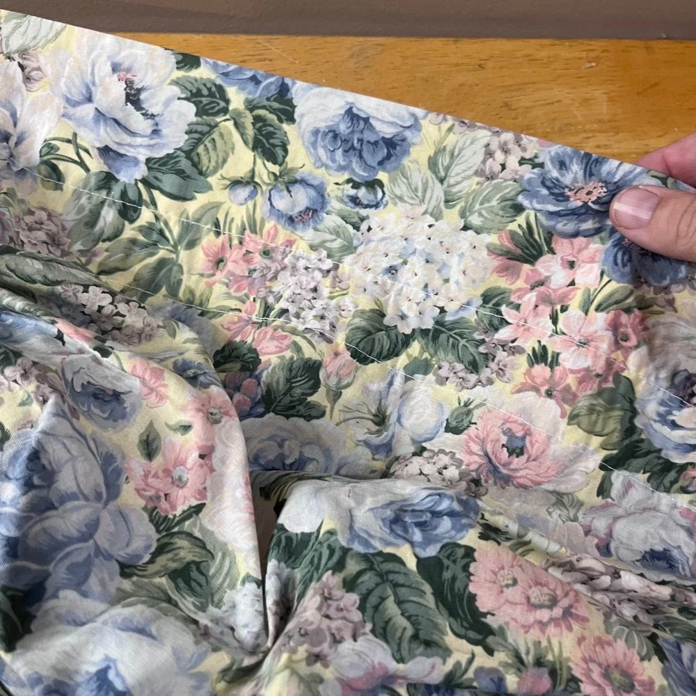 Vtg Croscill Floral Gingham Eyelet Lace Ruffle Window Valance 86x15 Cottagecore